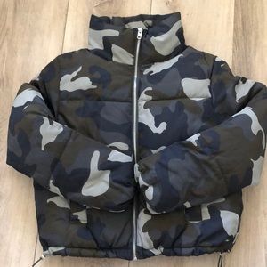 Divided H&M Camouflage Puffer Jacket size 2